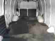 2018 Chevrolet Express Cargo z VIN 1GCWGBFP1J1340565, wystawiony jako Copart lot #82257055 z przebiegiem 228 369 mil mil oraz Czysty tytuł • Clean title. Historia ofert i sprzedaży dostępna na DreamBid. Obrazek 10.