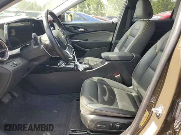 2024 Chevrolet Trax ACTIV z VIN KL77LKE2XRC092920, wystawiony jako Copart lot #69212525 z przebiegiem 28 125 mil mil oraz Nie do naprawy • Non repairable. Historia ofert i sprzedaży dostępna na DreamBid. Obrazek 7.