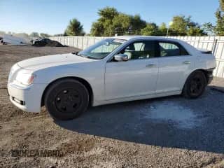2012 Chrysler 300 Limited с VIN 2C3CCACGXCH307327, выставлен на аукционе Copart как лот 82133095 с пробегом 226 977 миль миль и Списание • Salvage title. История ставок и продаж доступна на DreamBid. Изображение 1.