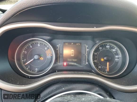 2016 Jeep Cherokee Latitude с VIN 1C4PJMCB4GW130693, выставлен на аукционе Copart как лот 84252085 с пробегом 97 585 миль миль и Списание • Salvage title. История ставок и продаж доступна на DreamBid. Изображение 9.