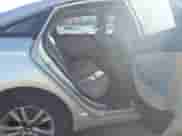 2017 Hyundai Sonata 2.4L z VIN 5NPE24AF1HH562885, wystawiony jako IAAI lot #43363791 z przebiegiem 149 890 mil mil oraz . Historia ofert i sprzedaży dostępna na DreamBid. Obrazek 8.