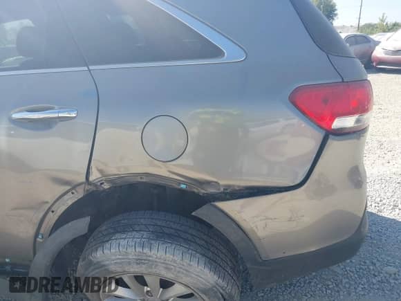 2017 Kia Sorento LX z VIN 5XYPG4A59HG194268, wystawiony jako IAAI lot #43233128 z przebiegiem 91 705 mil mil oraz . Historia ofert i sprzedaży dostępna na DreamBid. Obrazek 6.