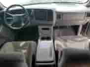 1999 GMC Sierra 1500 SLE с VIN 2GTEC19T9X1539196, выставлен на аукционе Copart как лот 84273815 с пробегом 187 232 миль миль и Списание • Salvage title. История ставок и продаж доступна на DreamBid. Изображение 8.