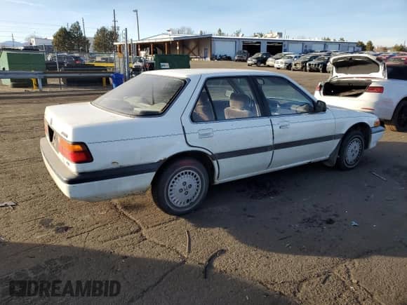 1987 Honda Accord с VIN JHMCA5633HC044303, выставлен на аукционе Copart как лот 85697384 с пробегом 19 871 миль миль и На запчасти • Non repairable. История ставок и продаж доступна на DreamBid. Изображение 3.