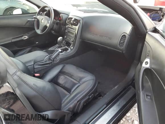 2009 Chevrolet Corvette 3LT z VIN 1G1YY26W195108560, wystawiony jako Copart lot #80288504 z przebiegiem Nie podano mil oraz Szkoda całkowita • Salvage title. Historia ofert i sprzedaży dostępna na DreamBid. Obrazek 8.