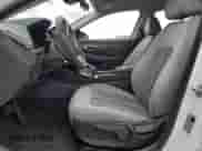 2020 Hyundai Sonata SE z VIN 5NPEG4JA0LH036990, wystawiony jako Copart lot #90990915 z przebiegiem 86 560 mil mil oraz Czysty tytuł • Clean title. Historia ofert i sprzedaży dostępna na DreamBid. Obrazek 7.