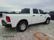 2018 Ram 1500 Tradesman z VIN 1C6RR6KG0JS275343, wystawiony jako Copart lot #46490895 z przebiegiem 103 539 mil mil oraz Szkoda całkowita • Salvage title. Historia ofert i sprzedaży dostępna na DreamBid. Obrazek 3.