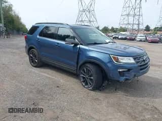 2018 Ford Explorer XLT z VIN 1FM5K8D86JGB28620, wystawiony jako IAAI lot #43320774 z przebiegiem 75 168 mil mil oraz . Historia ofert i sprzedaży dostępna na DreamBid. Obrazek 1.