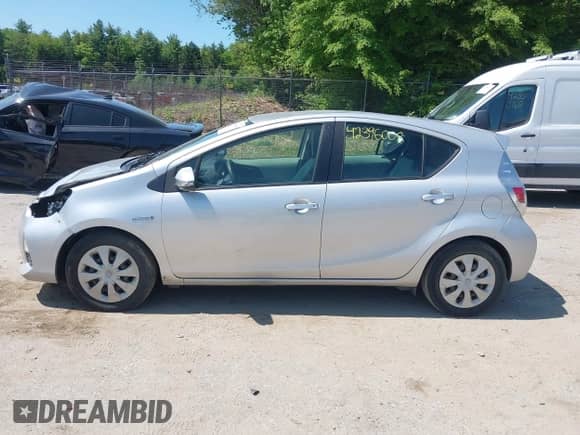 2012 Toyota Prius One with VIN JTDKDTB36C1014067, listed as a IAAI auction lot 42396008 with 171,889 mi miles and . Bid and sale history available at DreamBid. Image 12.