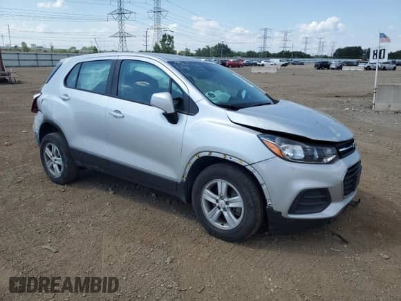 2020 Chevrolet Trax LS с VIN KL7CJNSB4LB326492, выставлен на аукционе Copart как лот 63158765 с пробегом 74 146 миль миль и Списание • Salvage title. История ставок и продаж доступна на DreamBid. Изображение 4.