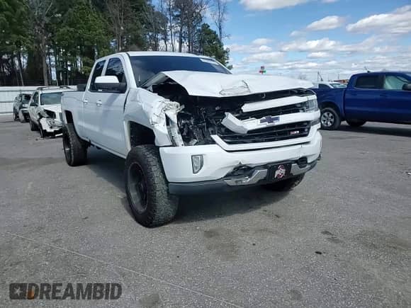 2017 Chevrolet Silverado 1500 LT z VIN 1GCVKRECXHZ138109, wystawiony jako Copart lot #47442175 z przebiegiem 144 531 mil mil oraz Szkoda całkowita • Salvage title. Historia ofert i sprzedaży dostępna na DreamBid. Obrazek 10.