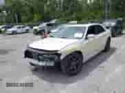 2021 Chrysler 300 S z VIN 2C3CCABG0MH537039, wystawiony jako IAAI lot #43156415 z przebiegiem 80 833 mil mil oraz . Historia ofert i sprzedaży dostępna na DreamBid. Obrazek 6.