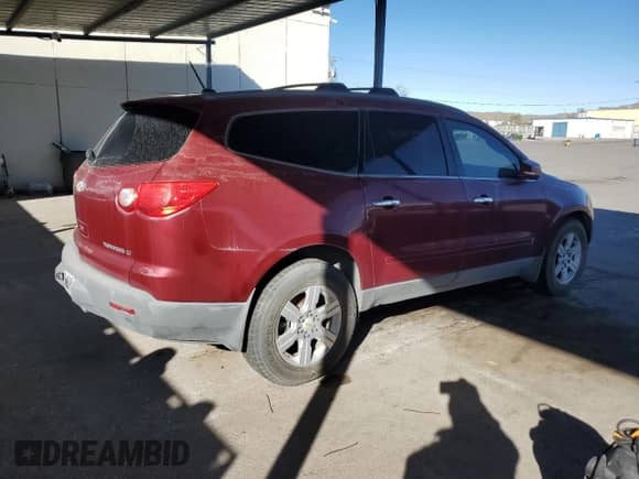 2010 Chevrolet Traverse 1LT with VIN 1GNLVFED1AS143047, listed as a Copart auction lot 90330015 with 163,806 mi miles and Clean title. Bid and sale history available at DreamBid. Image 3.