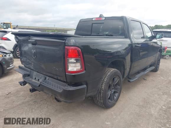2020 Ram 1500 Big Horn z VIN 1C6SRFFT5LN397464, wystawiony jako IAAI lot #42761267 z przebiegiem 48 465 mil mil oraz . Historia ofert i sprzedaży dostępna na DreamBid. Obrazek 4.