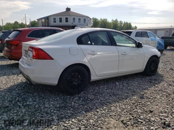 2018 Volvo S60 Dynamic с VIN YV140MTL4J2450846, выставлен на аукционе Copart как лот 65956175 с пробегом 129 782 миль миль и Списание • Salvage title. История ставок и продаж доступна на DreamBid. Изображение 3.