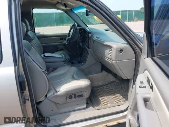 2002 GMC Sierra 1500 Denali z VIN 2GTFK69U621313333, wystawiony jako IAAI lot #42865188 z przebiegiem 200 820 mil mil oraz . Historia ofert i sprzedaży dostępna na DreamBid. Obrazek 5.