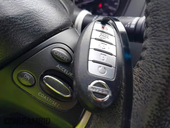 2014 Nissan Pathfinder SL with VIN 5N1AR2MMXEC656081, listed as a IAAI auction lot 43403822 with 150,020 mi miles and . Bid and sale history available at DreamBid. Image 11.