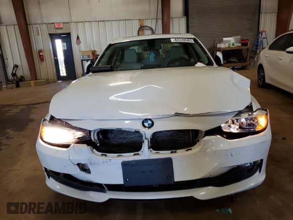 2013 BMW 3 Series 328i xDrive с VIN WBA3B3C5XDF541394, выставлен на аукционе Copart как лот 82249565 с пробегом 117 557 миль миль и Чистый • Clean title. История ставок и продаж доступна на DreamBid. Изображение 5.