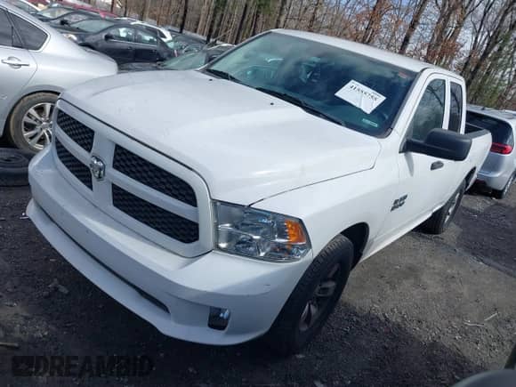 2017 Ram 1500 Tradesman z VIN 1C6RR6FG4HS844828, wystawiony jako IAAI lot #41555755 z przebiegiem 182 728 mil mil oraz . Historia ofert i sprzedaży dostępna na DreamBid. Obrazek 17.
