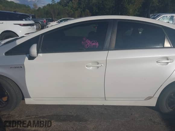 2014 Toyota Prius Three с VIN JTDKN3DU4E0361487, выставлен на аукционе IAAI как лот 43541443 с пробегом 276 637 миль миль и . История ставок и продаж доступна на DreamBid. Изображение 14.