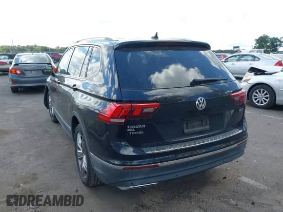 2020 Volkswagen Tiguan SE с VIN 3VV2B7AXXLM152054, выставлен на аукционе IAAI как лот 43108284 с пробегом 72 087 миль миль и . История ставок и продаж доступна на DreamBid. Изображение 3.