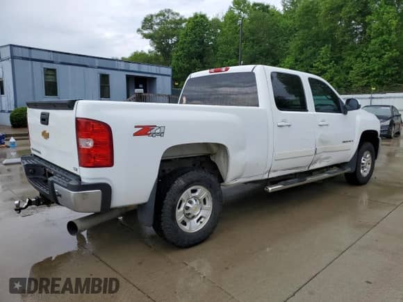2007 Chevrolet Silverado 2500HD 1LT с VIN 1GCHK23677F535309, выставлен на аукционе Copart как лот 54819485 с пробегом 258 651 миль миль и Списание • Salvage title. История ставок и продаж доступна на DreamBid. Изображение 3.
