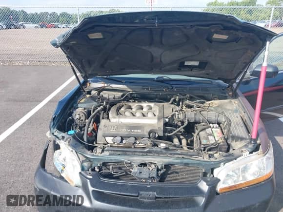 2000 Honda Accord EX with VIN 1HGCG1654YA037562, listed as a IAAI auction lot 42894401 with 308,315 mi miles and . Bid and sale history available at DreamBid. Image 10.