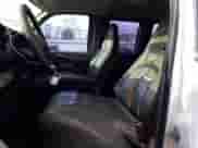 2006 Chevrolet Express Passenger z VIN 1GNFG15T061129302, wystawiony jako Copart lot #87262534 z przebiegiem 431 048 mil mil oraz Czysty tytuł • Clean title. Historia ofert i sprzedaży dostępna na DreamBid. Obrazek 7.