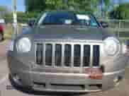 2008 Jeep Compass Sport с VIN 1J8FT47068D635994, выставлен на аукционе IAAI как лот 42392737 с пробегом 169 436 миль миль и . История ставок и продаж доступна на DreamBid. Изображение 6.