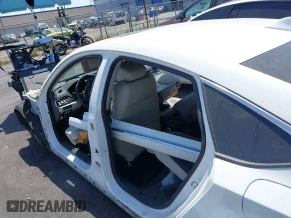 2018 Honda Accord Touring with VIN 1HGCV2F9XJA002139, listed as a IAAI auction lot 42324789 with Not provided miles and . Bid and sale history available at DreamBid. Image 14.