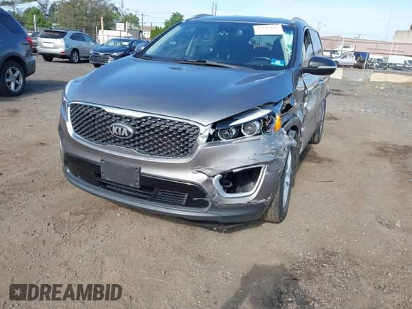 2018 Kia Sorento LX z VIN 5XYPGDA33JG405825, wystawiony jako IAAI lot #43115641 z przebiegiem 83 199 mil mil oraz . Historia ofert i sprzedaży dostępna na DreamBid. Obrazek 6.