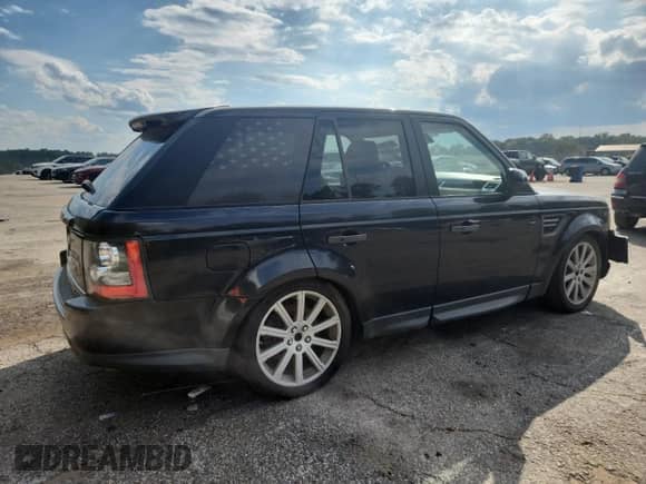2011 Land Rover Range Rover Sport HSE Lux with VIN SALSK2D46BA713518, listed as a Copart auction lot 84159665 with 109,205 mi miles and Clean title. Bid and sale history available at DreamBid. Image 3.