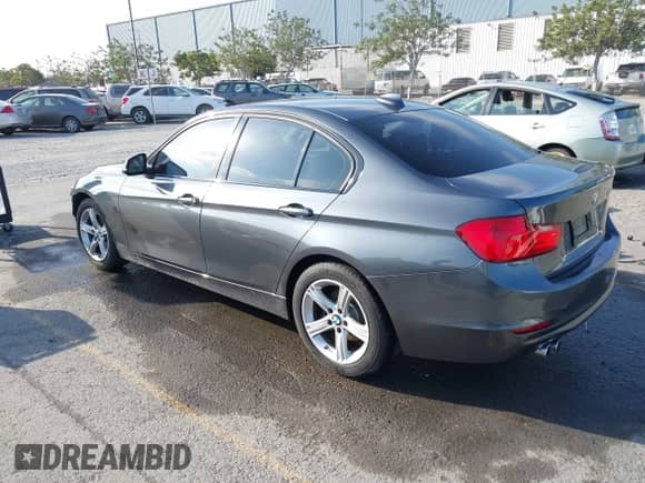 2015 BMW 3 Series 328i с VIN WBA3C1C59FP851874, выставлен на аукционе IAAI как лот 43325485 с пробегом 124 003 миль миль и . История ставок и продаж доступна на DreamBid. Изображение 3.