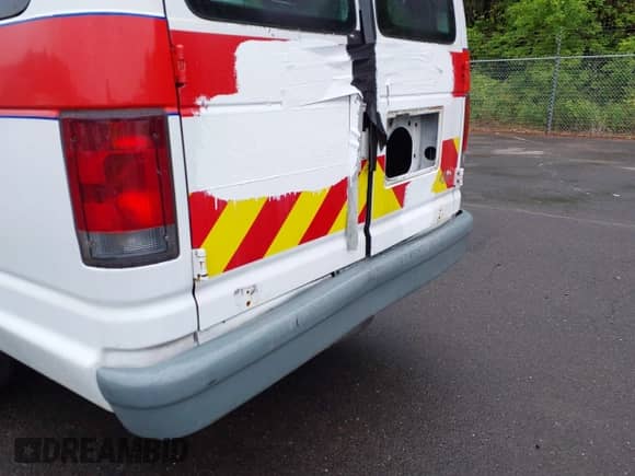 2005 Ford Econoline Cargo with VIN 1FTNS24W45HA25714, listed as a IAAI auction lot 42434486 with 298,437 mi miles and . Bid and sale history available at DreamBid. Image 6.