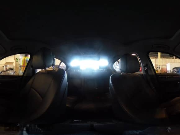 2013 BMW 5 Series 528i z VIN WBAXG5C59DDY30938, wystawiony jako IAAI lot #43155758 z przebiegiem 146 304 mil mil oraz . Historia ofert i sprzedaży dostępna na DreamBid. Obrazek 18.