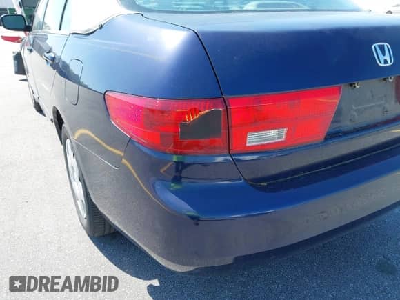 2005 Honda Accord LX с VIN 1HGCM55415A153001, выставлен на аукционе IAAI как лот 41981285 с пробегом 218 278 миль миль и . История ставок и продаж доступна на DreamBid. Изображение 14.