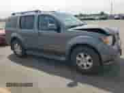 2007 Nissan Pathfinder S z VIN 5N1AR18W47C617768, wystawiony jako Copart lot #69749215 z przebiegiem 150 697 mil mil oraz Szkoda całkowita • Salvage title. Historia ofert i sprzedaży dostępna na DreamBid. Obrazek 4.