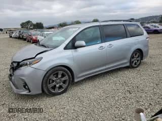 2018 Toyota Sienna SE Premium with VIN 5TDXZ3DC0JS920400, listed as a Copart auction lot 85857185 with 59,280 mi miles and Salvage title. Bid and sale history available at DreamBid. Image 1.