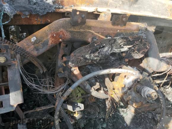 2015 Chevrolet Silverado 3500HD LT с VIN 1GC4KZCG4FF513346, выставлен на аукционе Copart как лот 71190084 с пробегом Не указан миль и Списание • Salvage title. История ставок и продаж доступна на DreamBid. Изображение 9.