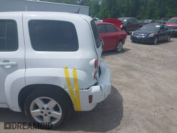 2010 Chevrolet HHR 1LT z VIN 3GNBABDB0AS624511, wystawiony jako IAAI lot #42243356 z przebiegiem 166 626 mil mil oraz . Historia ofert i sprzedaży dostępna na DreamBid. Obrazek 13.