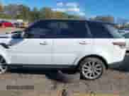 2015 Land Rover Range Rover Sport HSE z VIN SALWG2VF7FA608009, wystawiony jako IAAI lot #40838629 z przebiegiem 119 680 mil mil oraz . Historia ofert i sprzedaży dostępna na DreamBid. Obrazek 13.