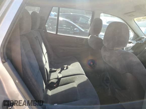 2002 Hyundai Santa Fe GLS z VIN KM8SC13D22U233146, wystawiony jako Copart lot #80273844 z przebiegiem 213 822 mil mil oraz Szkoda całkowita • Salvage title. Historia ofert i sprzedaży dostępna na DreamBid. Obrazek 11.