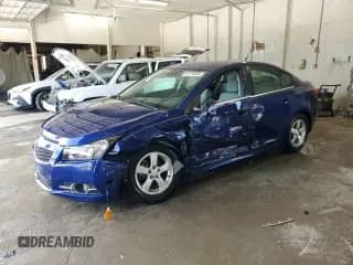 2013 Chevrolet Cruze 1LT z VIN 1G1PD5SB6D7162882, wystawiony jako Copart lot #62175585 z przebiegiem 205 885 mil mil oraz Szkoda całkowita • Salvage title. Historia ofert i sprzedaży dostępna na DreamBid. Obrazek 1.