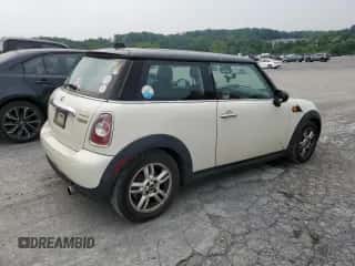 2013 MINI Hardtop with VIN WMWSU3C50DT683566, listed as a Copart auction lot 59854505 with 136,288 mi miles and Salvage title. Bid and sale history available at DreamBid. Image 3.