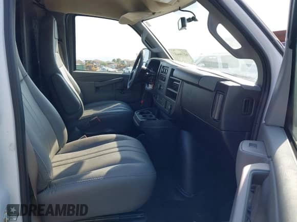 2024 Chevrolet Express Cargo с VIN 1GCWGAFP5R1282188, выставлен на аукционе IAAI как лот 42706483 с пробегом 10 116 миль миль и . История ставок и продаж доступна на DreamBid. Изображение 5.
