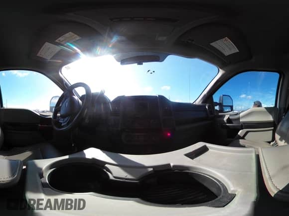 2018 Ford F-250 Platinum with VIN 1FT7W2BTXJEB28637, listed as a IAAI auction lot 43530715 with Not provided miles and . Bid and sale history available at DreamBid. Image 18.