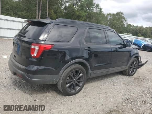 2018 Ford Explorer XLT with VIN 1FM5K7D8XJGC02759, listed as a Copart auction lot 85504125 with 86,676 mi miles and Salvage title. Bid and sale history available at DreamBid. Image 3.
