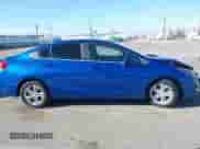 2018 Chevrolet Cruze LT с VIN 1G1BE5SM0J7188687, выставлен на аукционе IAAI как лот 43253906 с пробегом 111 677 миль миль и . История ставок и продаж доступна на DreamBid. Изображение 13.