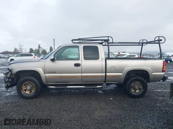 2001 Chevrolet Silverado 2500HD LS with VIN 1GCHC29U01E227334, listed as a IAAI auction lot 41446965 with 266,255 mi miles and . Bid and sale history available at DreamBid. Image 14.