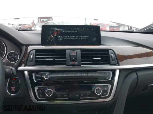 2016 BMW 4 Series 428i z VIN WBA3V7C55G5A24810, wystawiony jako IAAI lot #42357056 z przebiegiem 60 594 mil mil oraz . Historia ofert i sprzedaży dostępna na DreamBid. Obrazek 17.